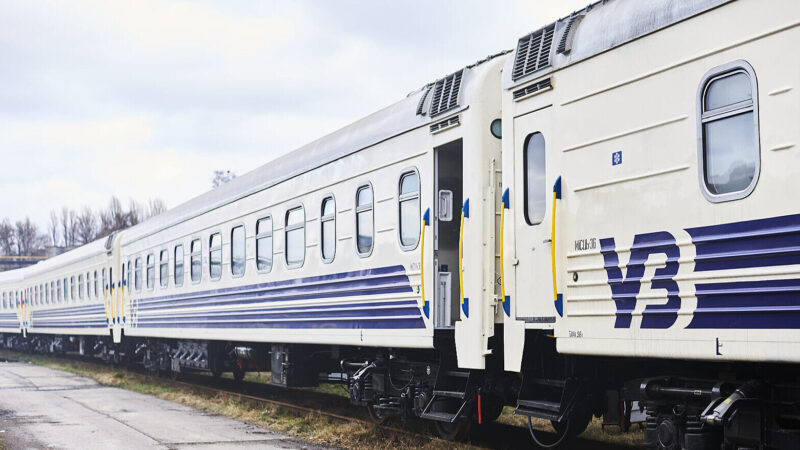 В Україні низка рейсів затримується в середньому на 2 години – УЗ