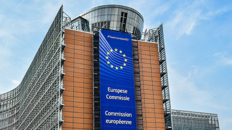 Ультраправі в Європарламенті подали вотум недовіри Єврокомісії