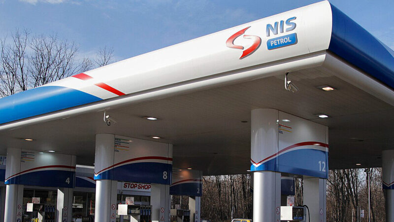 Газпром погодився на пропозицію Угорщини купити частку в сербській NIS