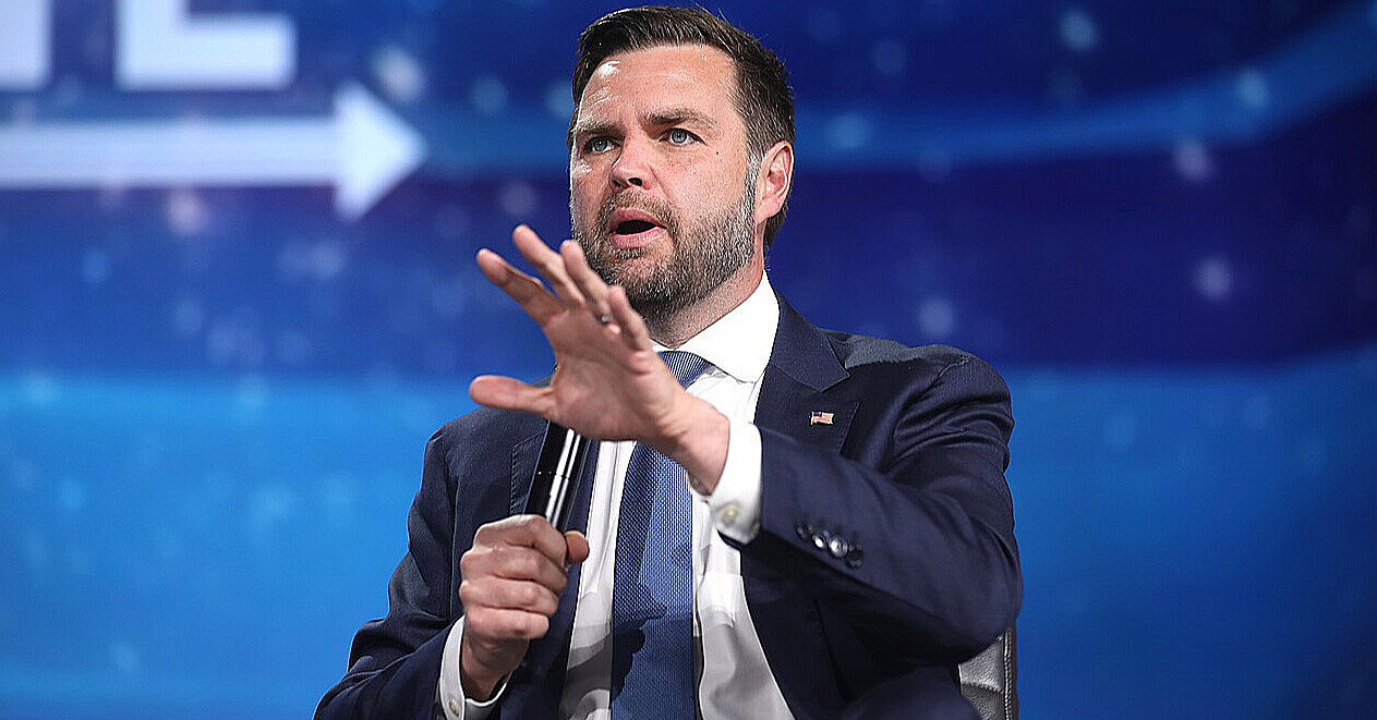 Венс стверджує, що затриманий США танкер вдавав з себе російський, щоб уникнути санкцій