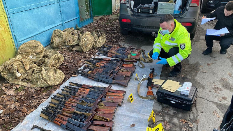 Нацполіція повідомила про ліквідацію масштабного каналу нелегального збуту зброї