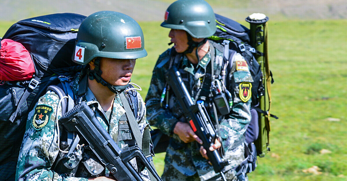 Чистки Сі Цзіньпіна в армії Китаю загрожують його власним планам — Bloomberg