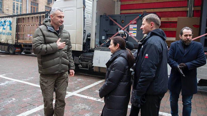 Київ отримав від Польщі 130 генераторів різної потужності