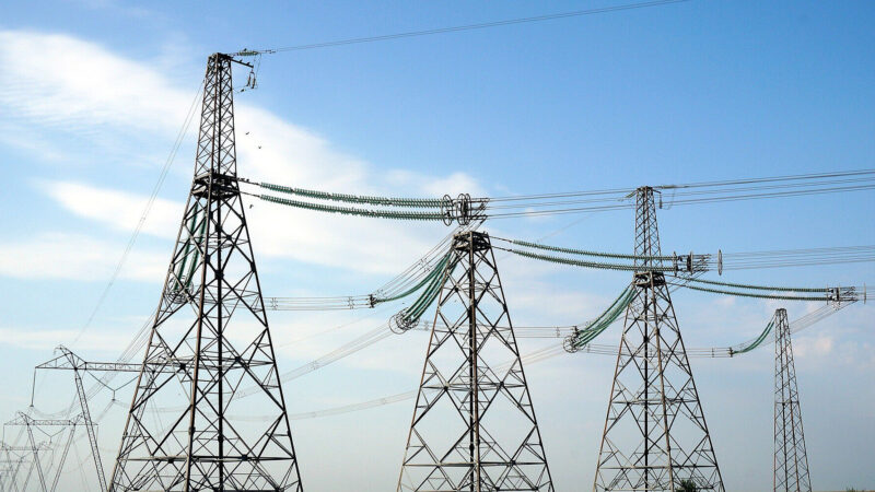 Через негоду та обстріли РФ знеструмлені понад 60 тис абонентів на Чернігівщині