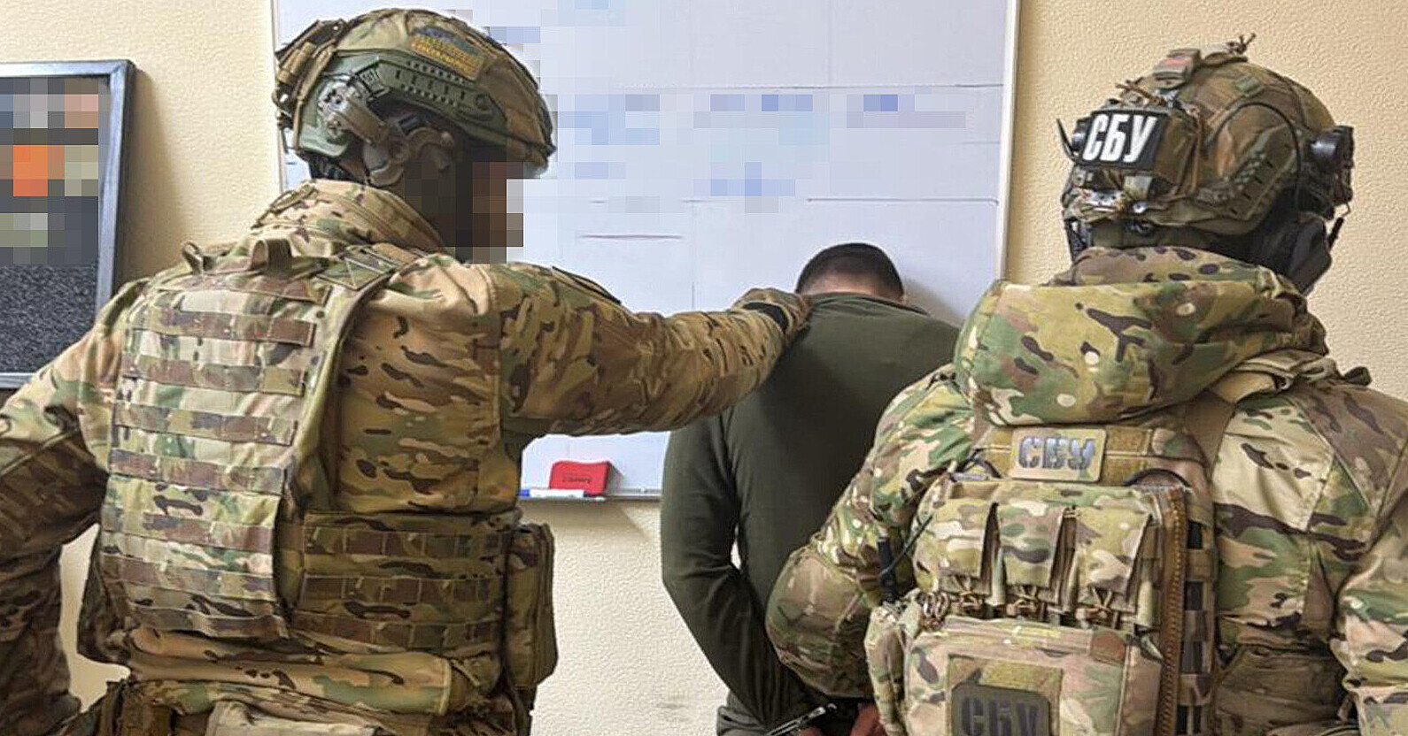 Корупція на укриттях для авіації: затримали командувача логістики Повітряних сил і посадовця СБУ