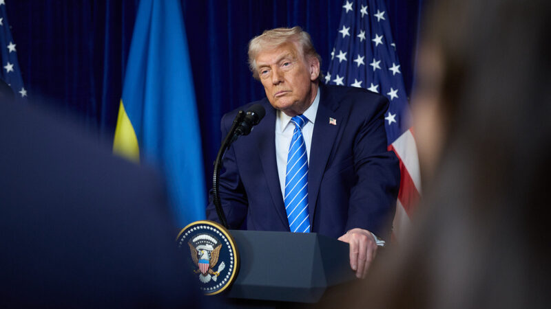 Завдяки митам: Трамп заявив про скорочення торговельного дефіциту США майже на 80%