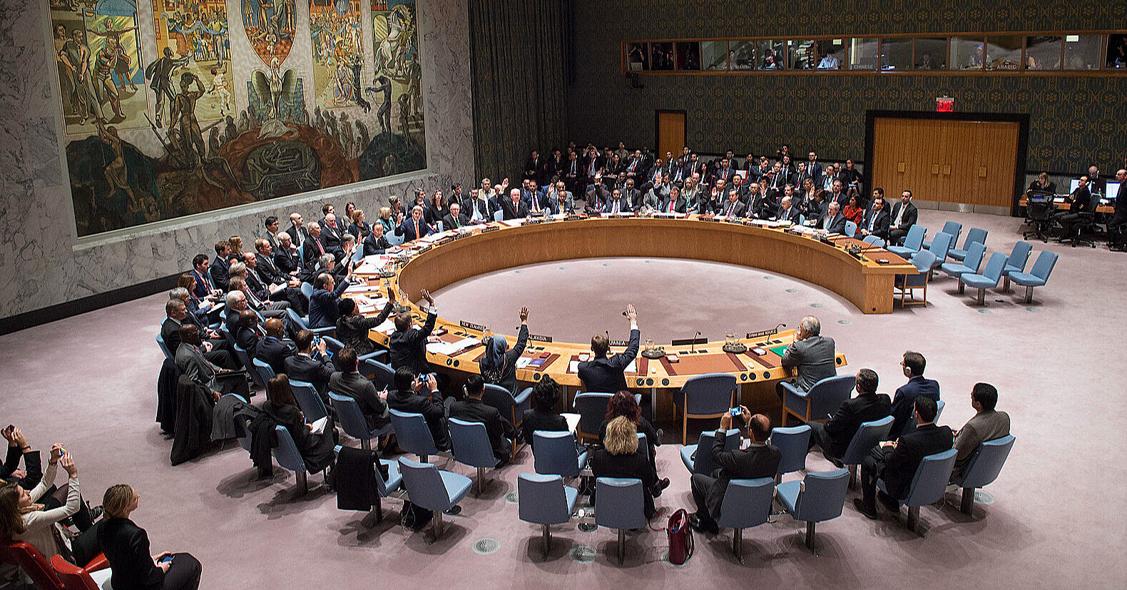 Британія та Франція спростували заяву РФ про ядерну бомбу для України