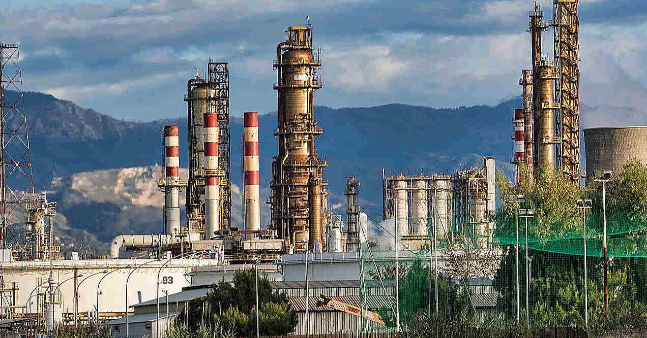 Індія просить свої НПЗ купувати більше нафти зі США та Венесуели – ЗМІ