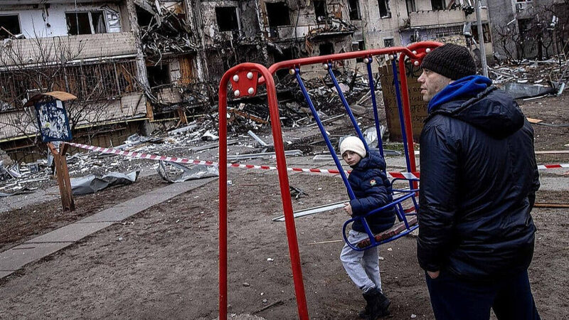 Рада підтримала законопроєкт про обов’язкову евакуацію дітей із зони бойових дій