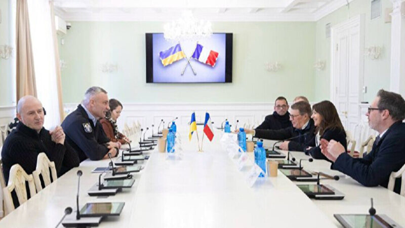 Мерія Парижа передає Києву 8 потужних генераторів – Кличко