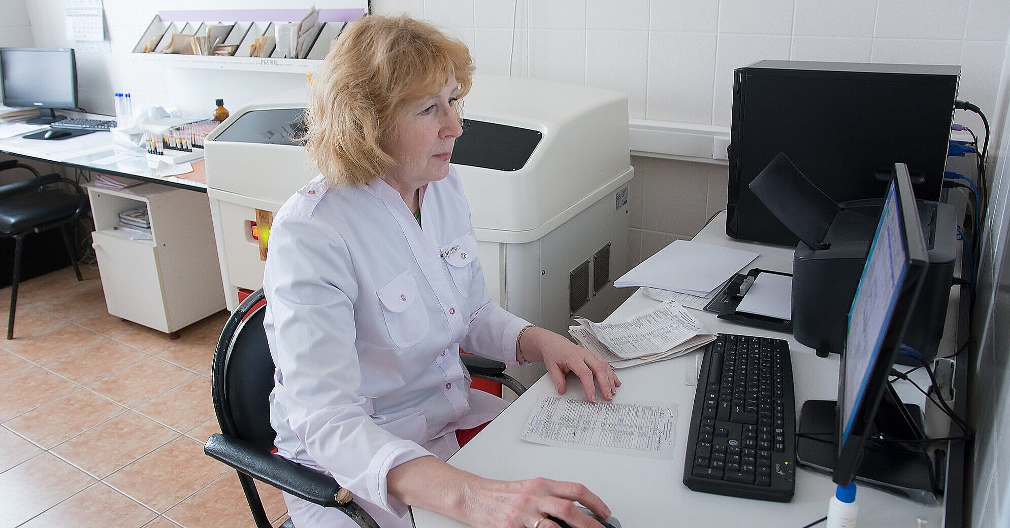 Фіктивні медвисновки за 5000 доларів: трьом лікарям повідомили про підозру