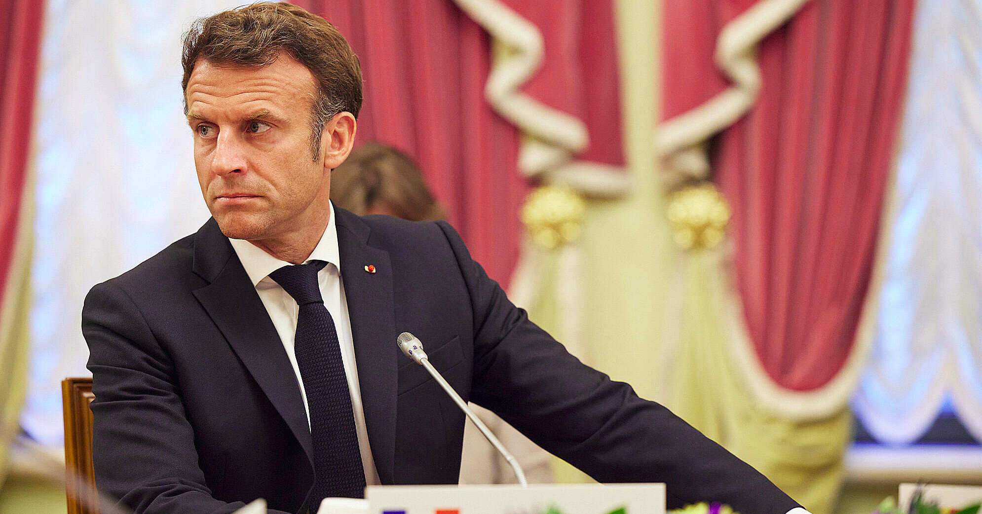 Президент Франції про переговори з Путіним: це не питання днів