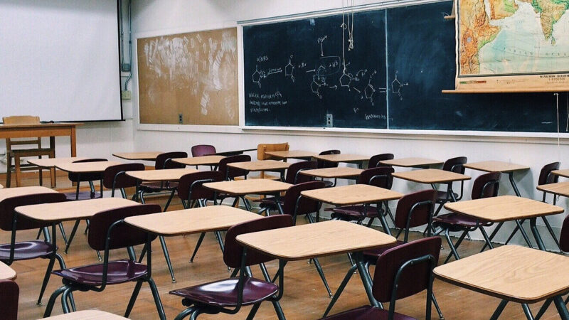 Частина шкіл Києва переходить на дистанційку через відсутність тепла