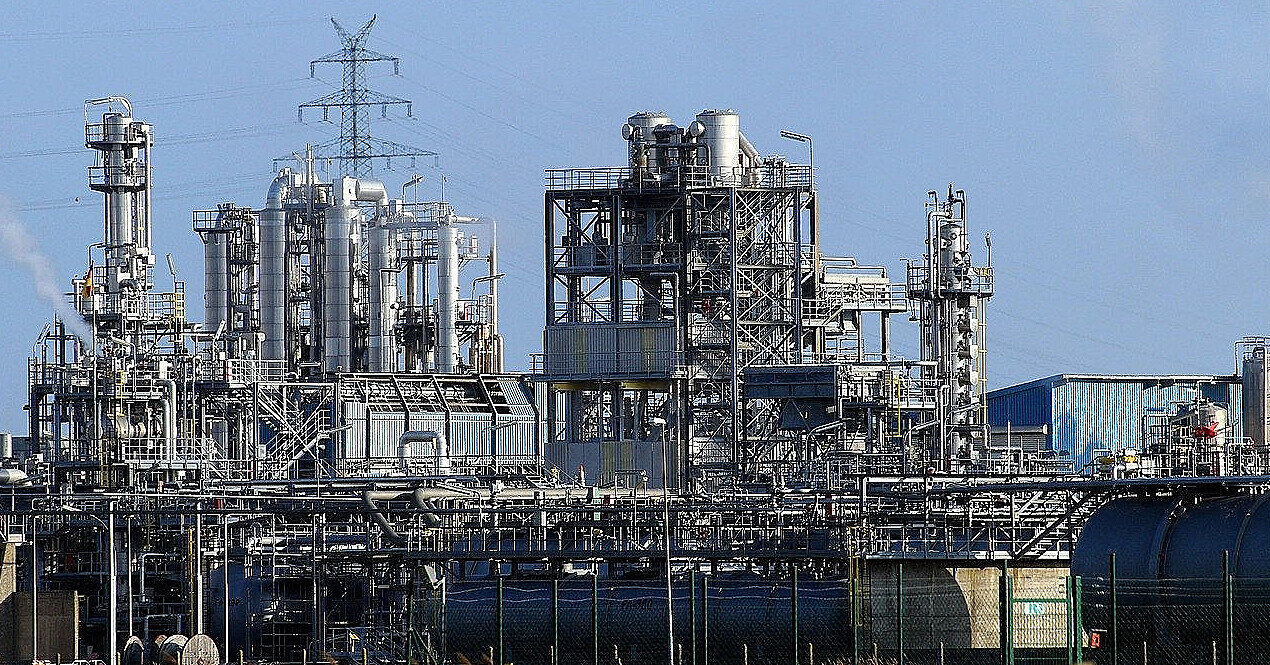 Росія відновлює роботу НПЗ після зменшення кількості ударів з боку України – ЗМІ