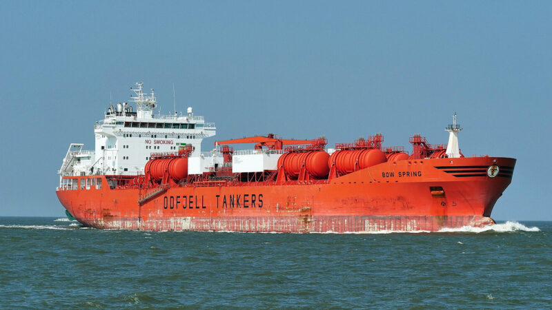 Імпорт нафти з РФ до Індії може скоротитися вдвічі – Bloomberg