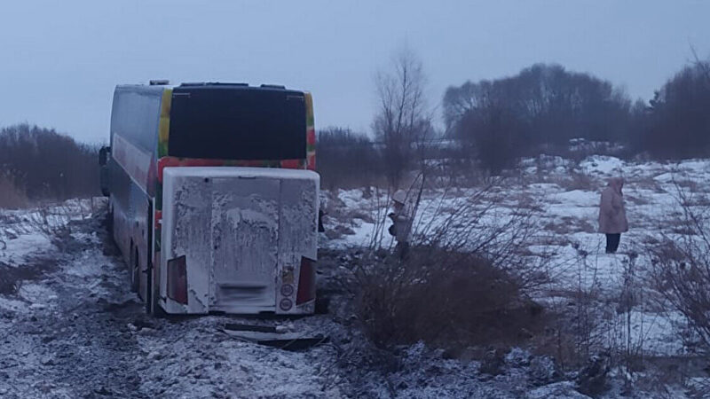 Автобус злетів у кювет на трасі Львів-Луцьк: постраждали пасажири