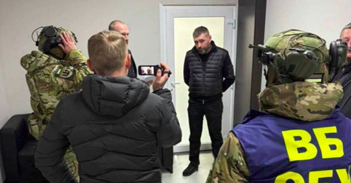 Корупція на аеродромах: суд відправив під варту керівника СБУ Житомирщини