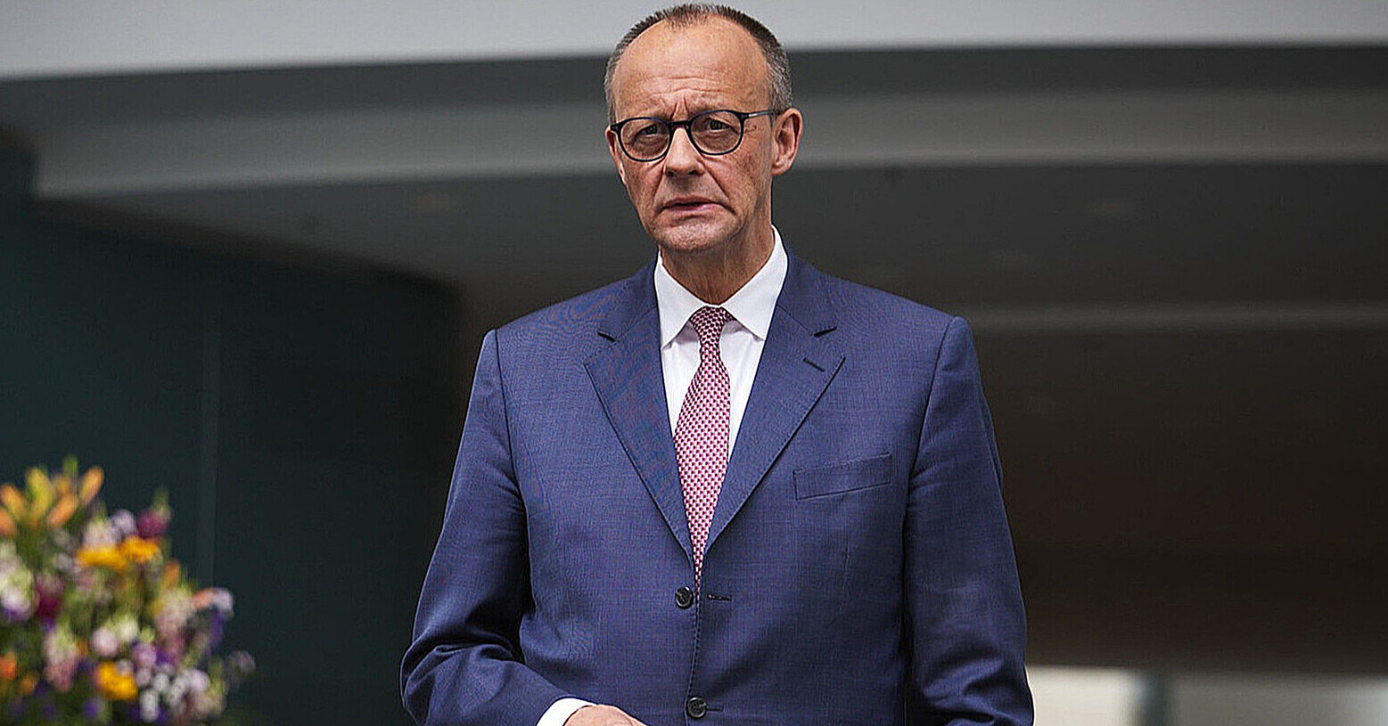 Більшість німців виступають за прямі переговори Мерца з Путіним щодо України