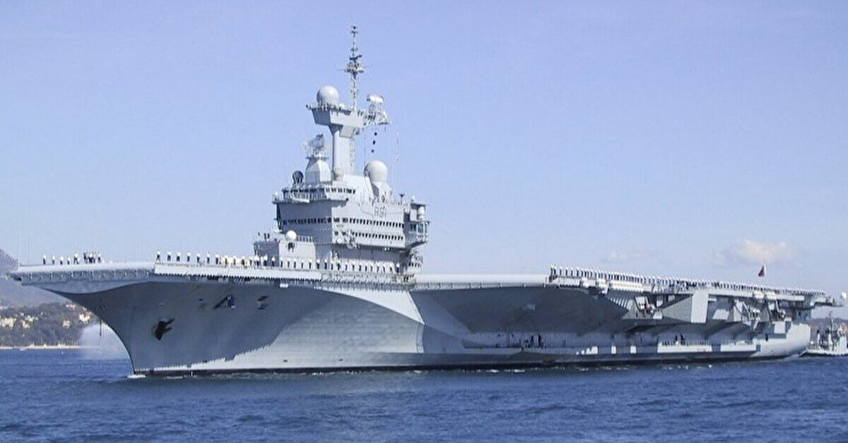 Авіаносець ВМС Франції переслідував російський дрон: військові відреагували