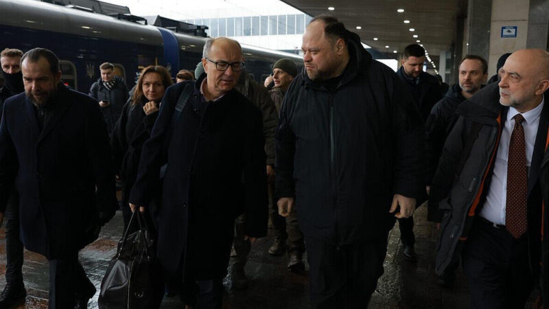 До Києва з візитом прибув спікер Сейму Польщі