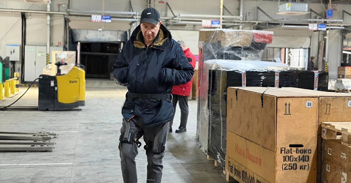 “Нова пошта” почала одягати працівників в екзоскелети