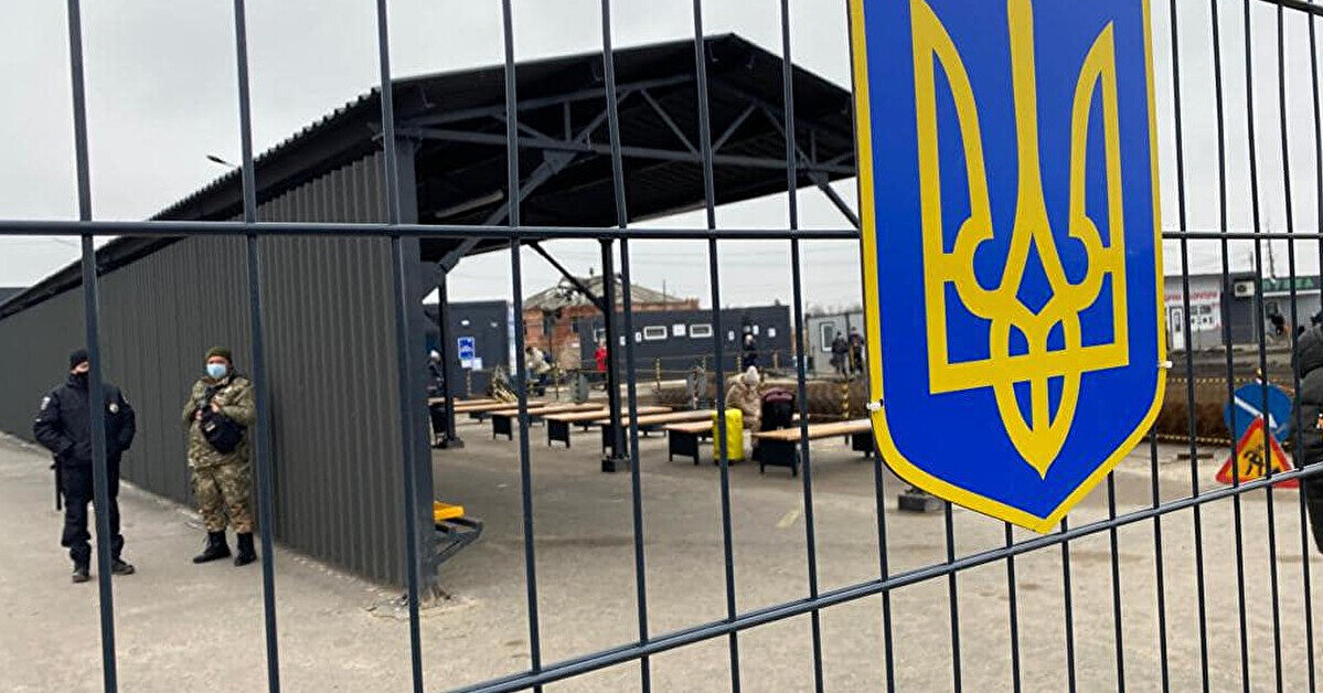 На кордоні з Молдовою призупинили оформлення вантажівок через негоду