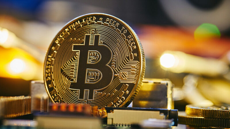 Крах біткоїна чи присідання перед стрибком. Що відбувається на криптовалютному ринку