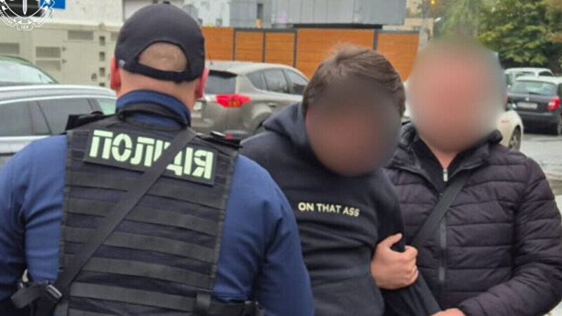 У Києві затримали чоловіка, який обіцяв “вирішити” питання з ТЦК за $4500