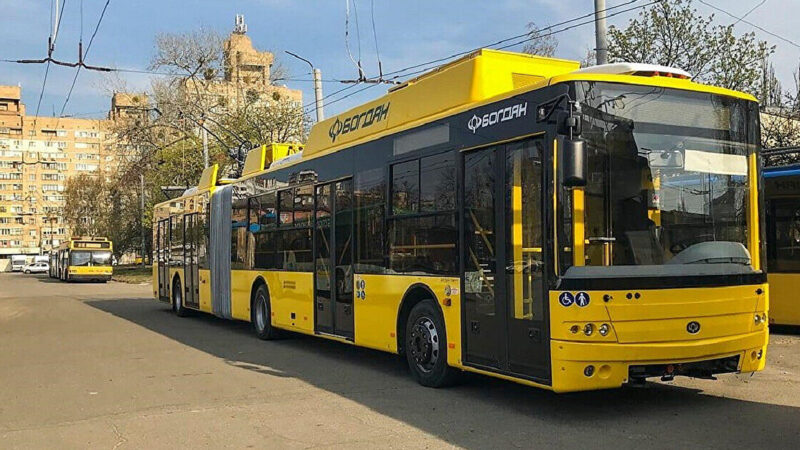 Коли у Києві відновлять рух тролейбусів і трамваїв: відповідь КМДА