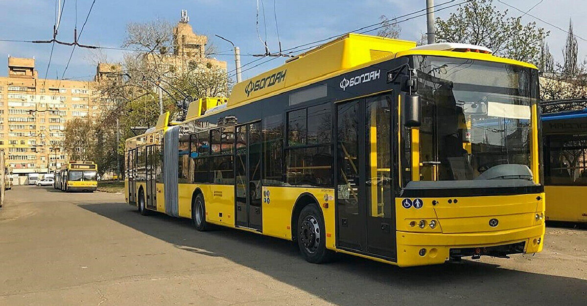 Коли у Києві відновлять рух тролейбусів і трамваїв: відповідь КМДА