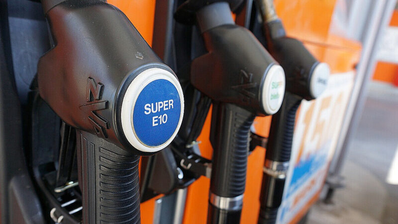 Зростання цін на пальне: Кабмін готує допомогу для українців, але не всіх