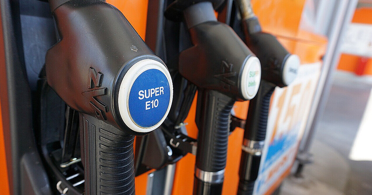 Зростання цін на пальне: Кабмін готує допомогу для українців, але не всіх