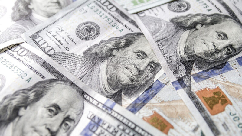 Україна отримала від МВФ перші 1,5 млрд доларів за новою програмою