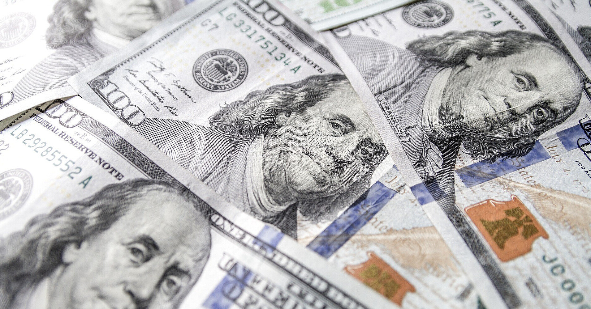 Україна отримала від МВФ перші 1,5 млрд доларів за новою програмою