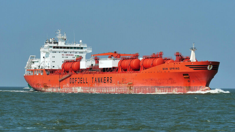 ЗМІ: Іран закрив Ормузьку протоку та погрожує підпалювати там судна