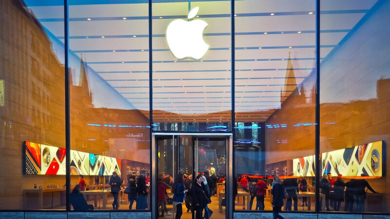 Apple оштрафували на 500 тисяч доларів за порушення санкцій проти РФ