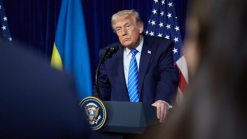 Трамп закликав іранських силовиків скласти зброю