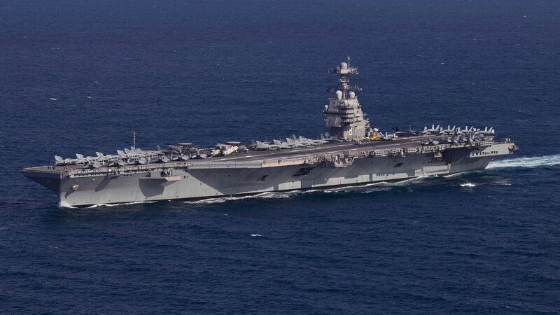 На найбільшому авіаносці США на Близькому Сході сталася пожежа
