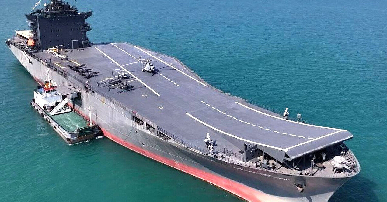 Гордість флоту Ірану: США потопили перший у світі авіаносець дронів