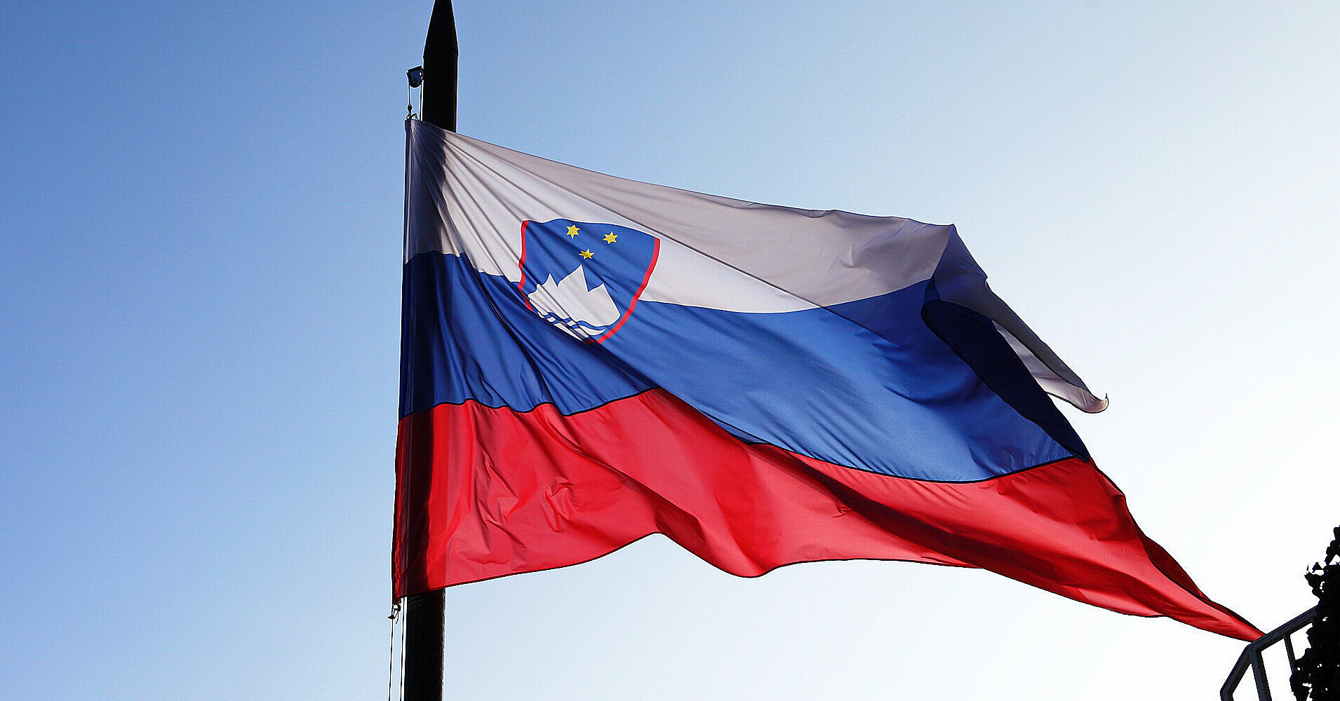 Словенію сколихнув шпигунський скандал незадовго до виборів