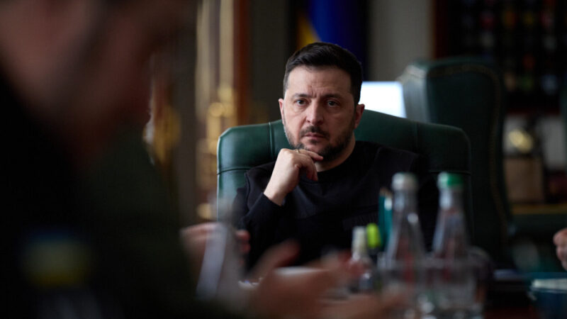 Зеленський: тристороння зустріч відкладається за пропозицією американської сторони