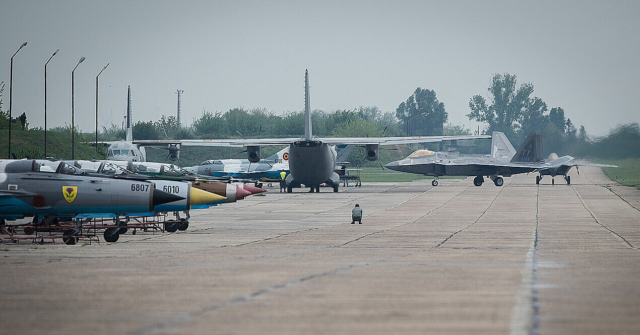 Румунія розгляне запит США на використання її авіабази для ударів по Ірану