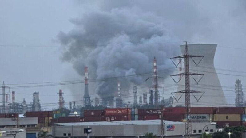 Іран завдав ракетного удару по найбільшому НПЗ в Ізраїлі, є перебої зі світлом