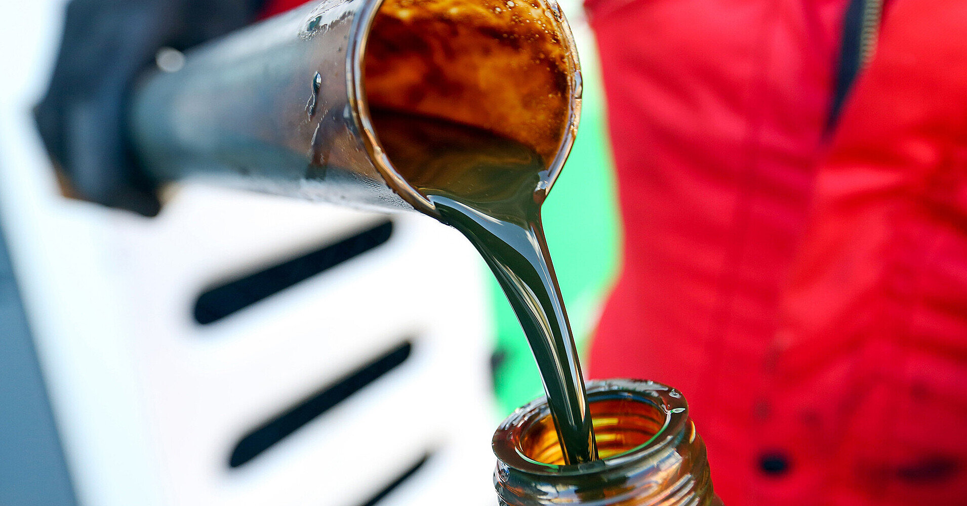 Трамп заявив про часткове скасування санкцій щодо торгівлі нафти