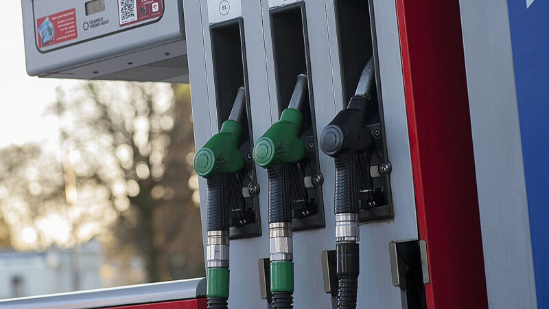 Українцям повертатимуть частину грошей за кожну заправку авто, але є обмеження