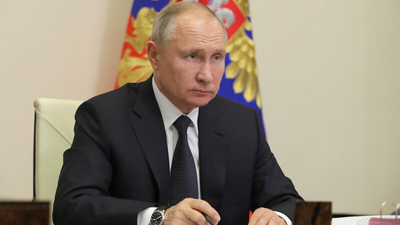 Путін доручив розглянути припинення поставок газу до Європи