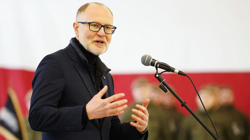 Міністр оборони Латвії перервав візит в Україну через заліт безпілотника з РФ