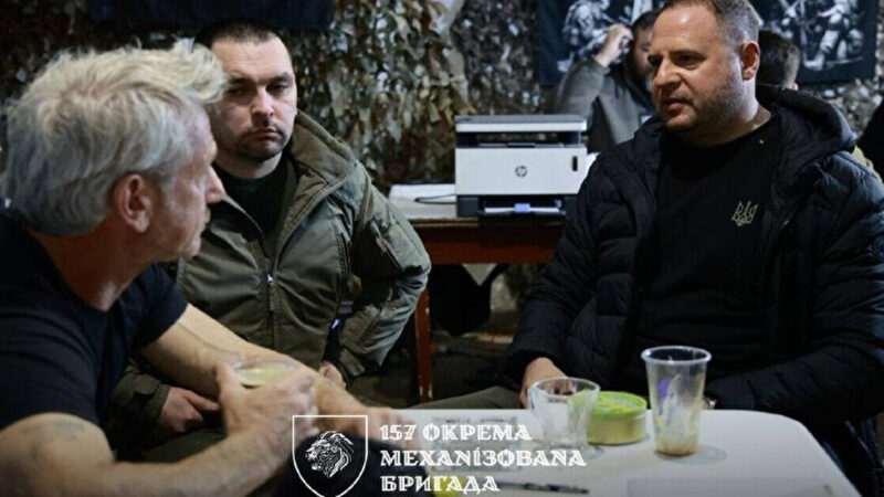 Єрмак все-таки вирушив на фронт – супроводжувати Шона Пенна