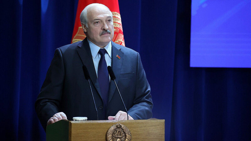 Лукашенко – посланцю США: Ви воюєте проти наших друзів