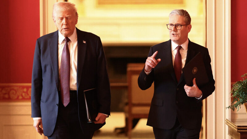 Стармер обговорив з Трампом відновлення судноплавства Ормузькою протокою